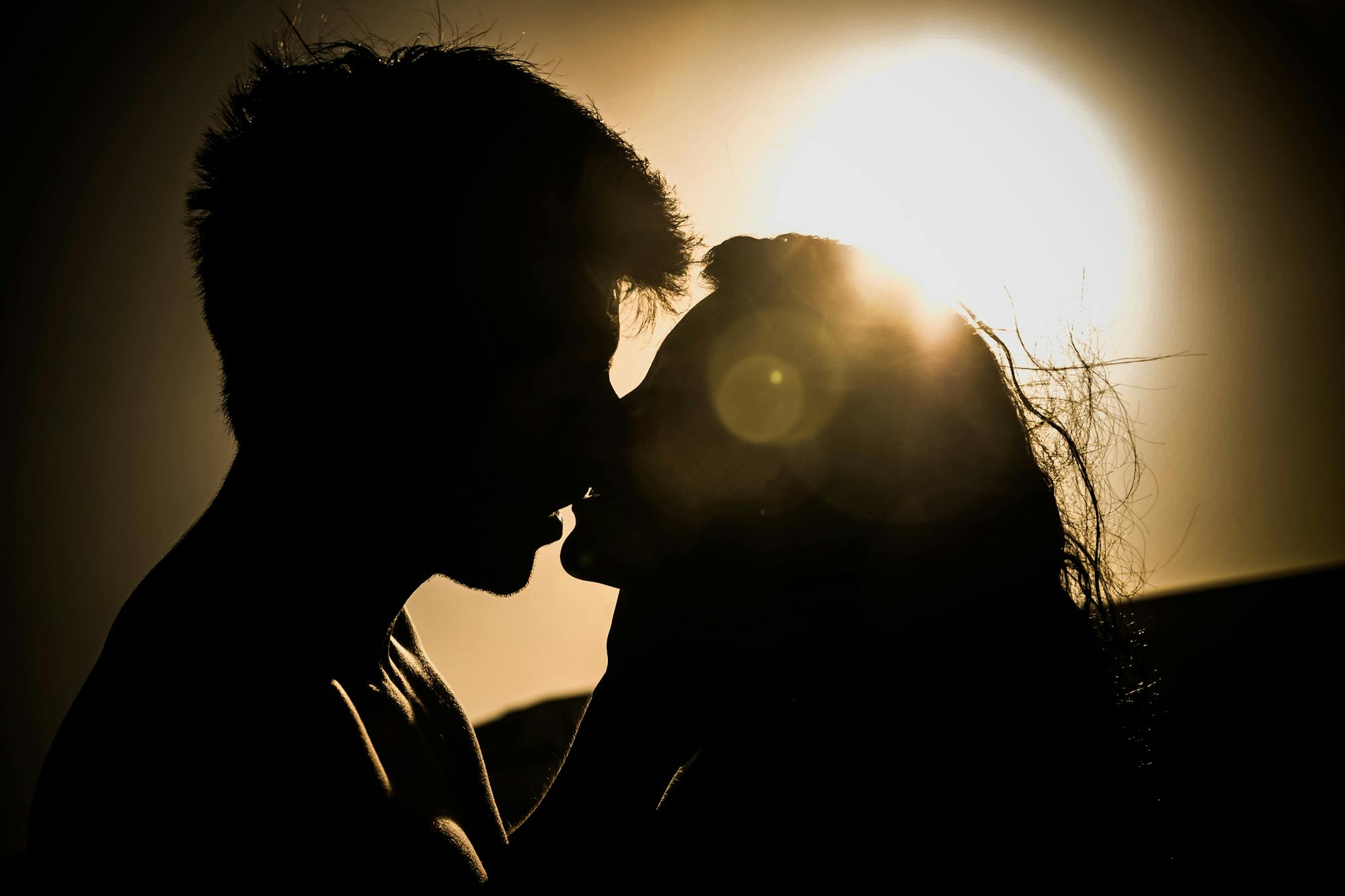 Como esquecer alguém: estratégias para superar sentimentos e seguir em frente